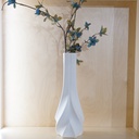 O10-11\12 فازة بيضاء شكل منحوت