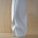 O10-11\12 فازة بيضاء شكل منحوت