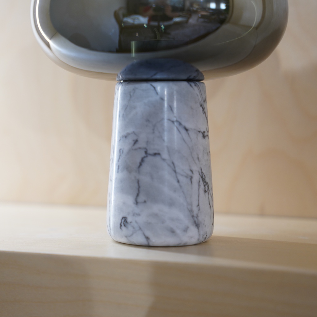 O10-32 فازة زجاج ملون قاعدة حجر