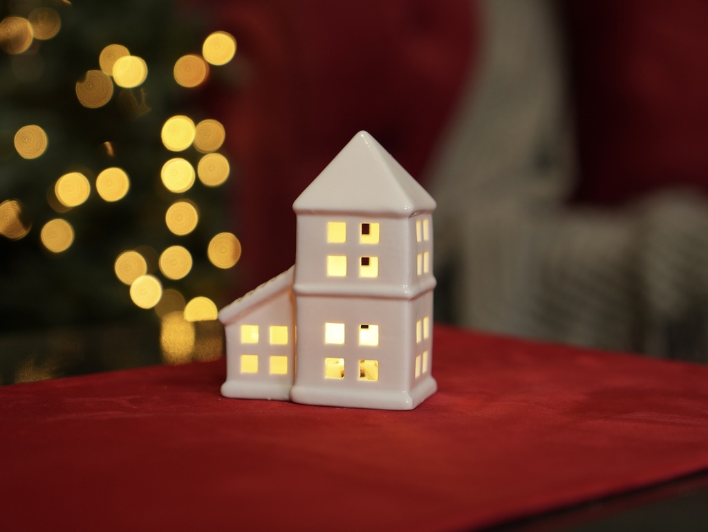 PCH-25 بيت سيراميك ابيض بانارة