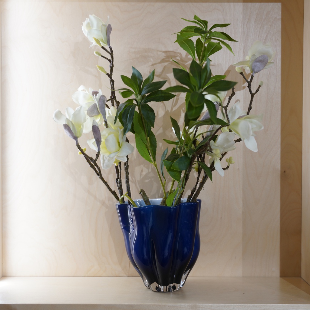 O10-34 فازة زرقاء مموجة كبيرة