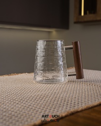 O8-25 كوب زجاج بيد خشبية