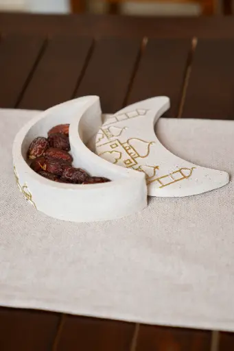 RMD26-13 صحن تقديم شكل هلال رسم يدوي      