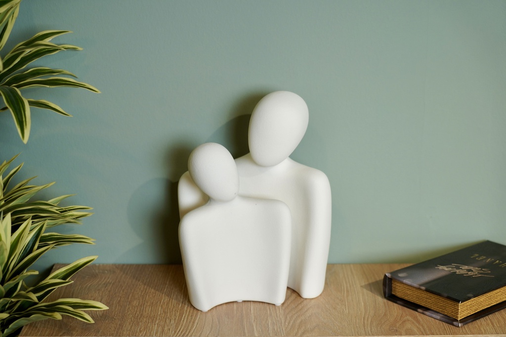 O4-8/9 سيت تمثال عناق