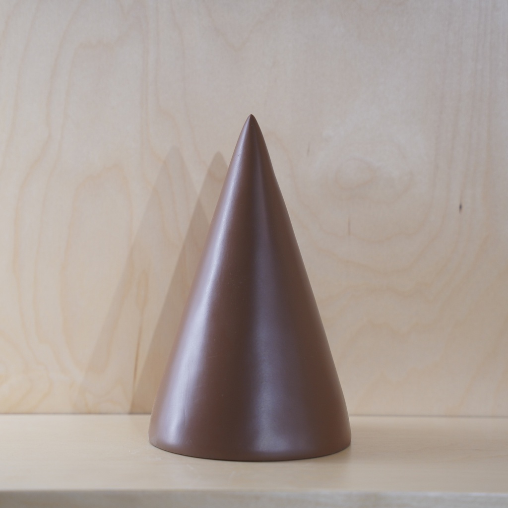 O10-23 تمثال ديكور مخروط جوزي