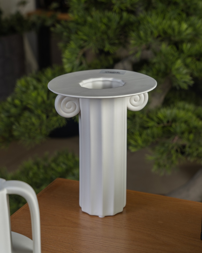 O10-52 فازة شكل عامود اغريقي