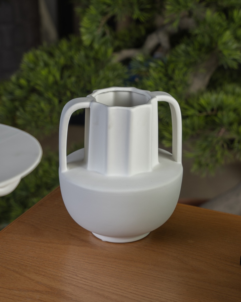 O10-53 فازة شكل اغريقي يدتين