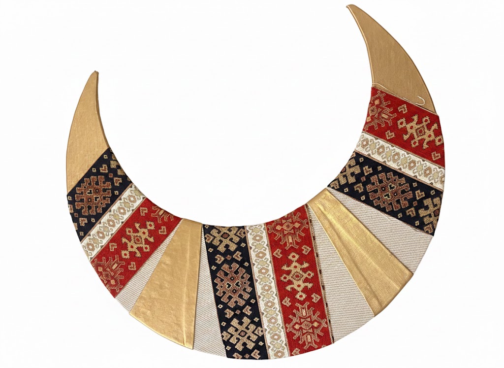 هلال جدراي خشبي بقماش