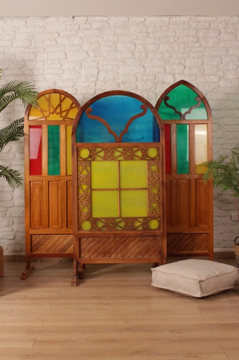 قاطع بغدادي شباك ملون