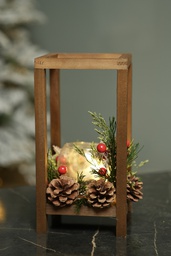 Bloom-08 فانوس خشبي بشمعدان