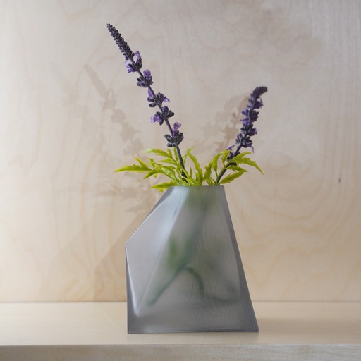 O10-68 فازة مضلعة صغيرة