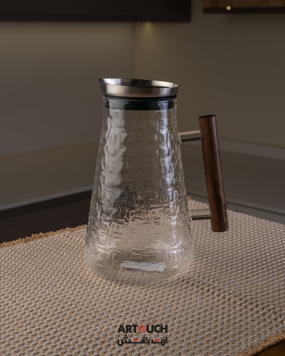 O8-26 جك زجاج بيد خشبية