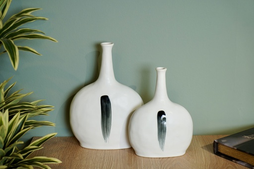 O4-11/12 فازة عنق ضيق بخط اسود