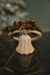 Bloom-03 اكليل خشب مع جرس خوص